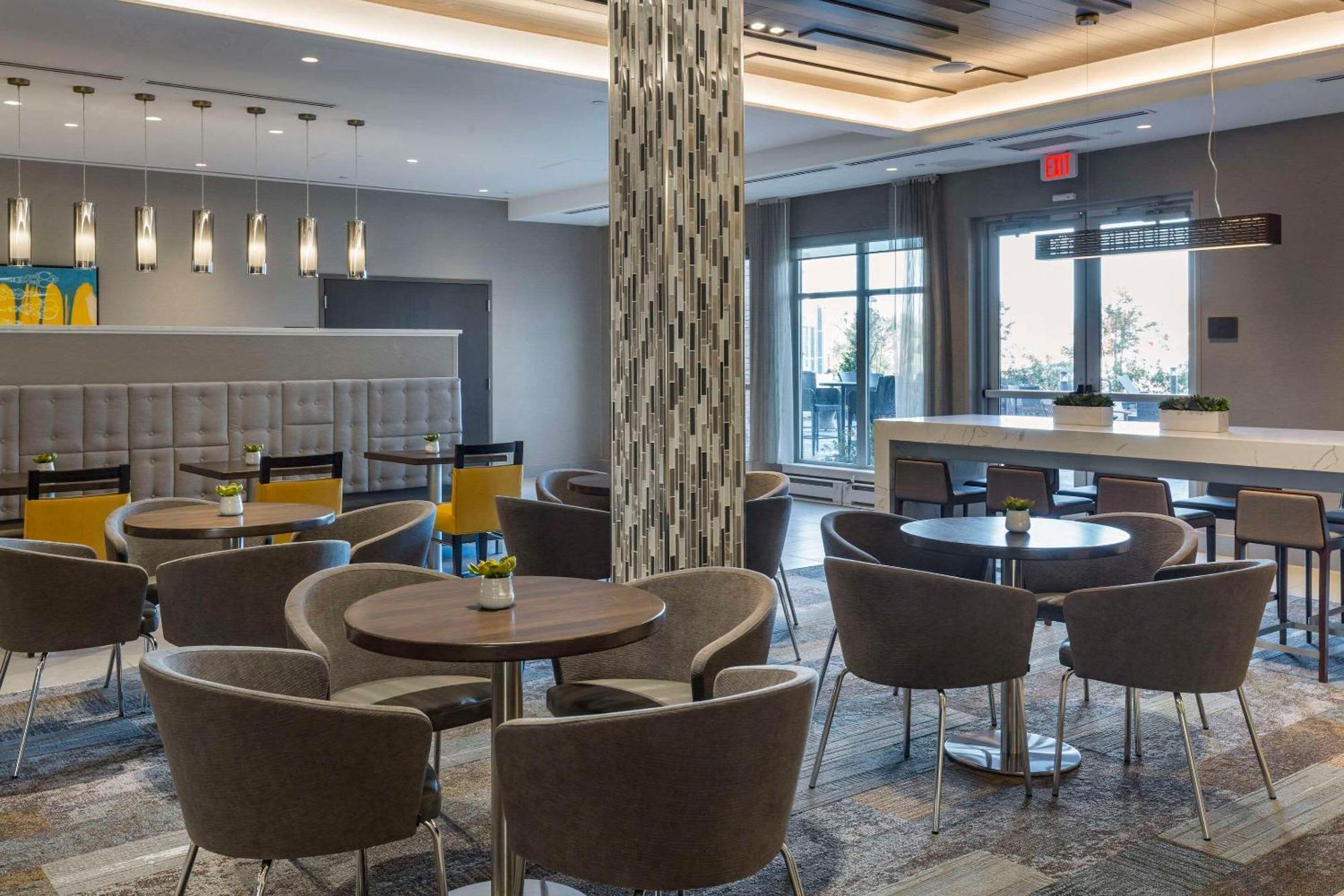 Cambria Hotel Manchester South Windsor Exterior foto